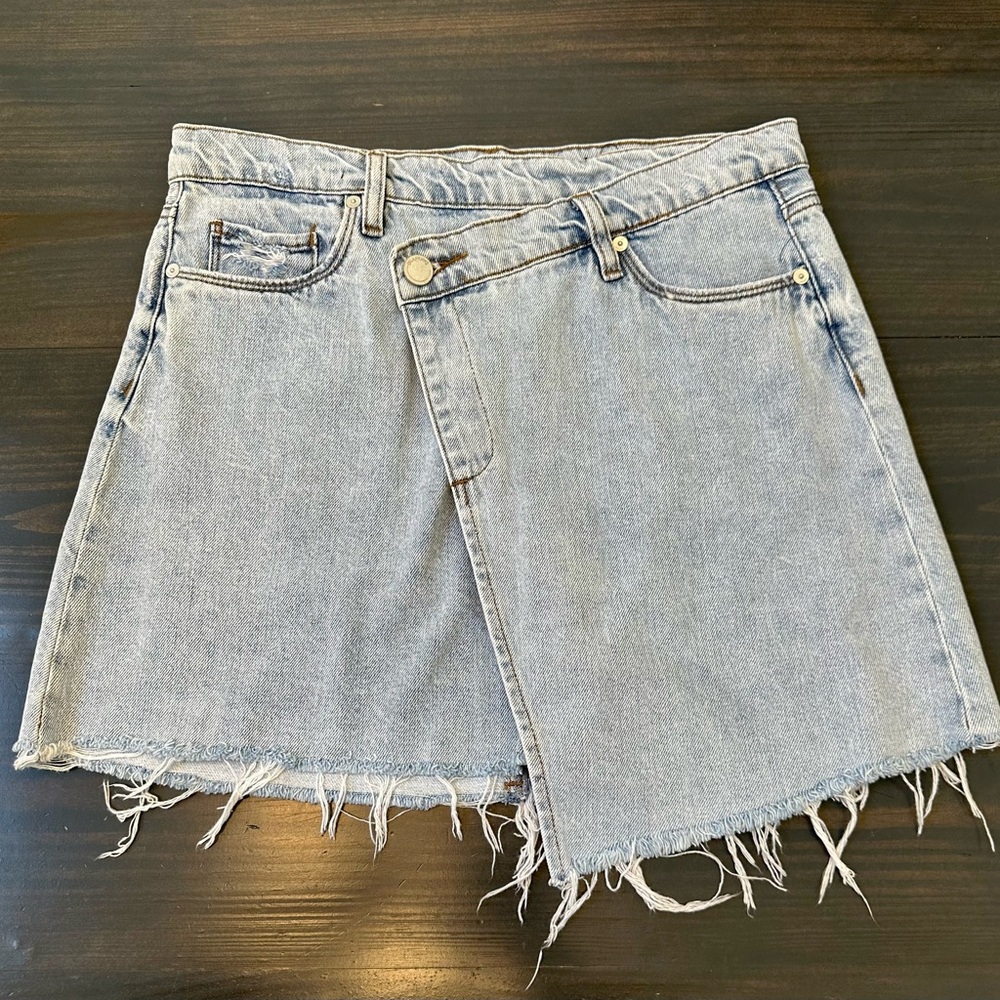 BlankNYC Asymmetrical wrap light wash denim skirt Size 27